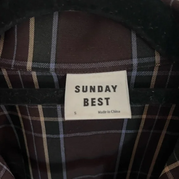 Sunday Best Tuesday Button-up. - Picture 4 of 6